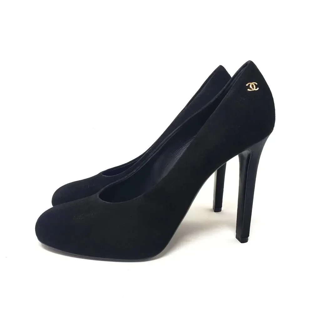 Chanel 2018 Interlocking CC Logo Pumps High Heel Suede Leather Black 39.5 US 9.5